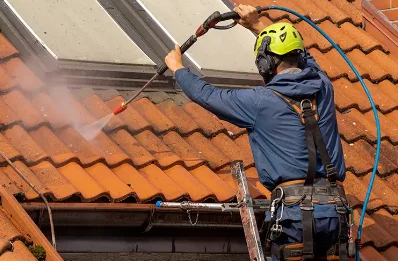Démoussage et hydrofuge de toiture à Céret
